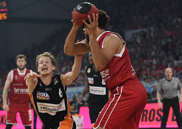 主裁在南通 主裁在南通