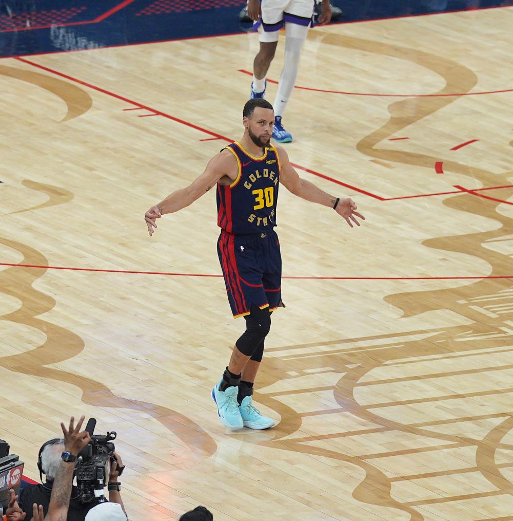 在首秀中竟 在首秀中竟