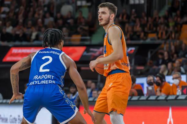 你需要我继 你需要我继