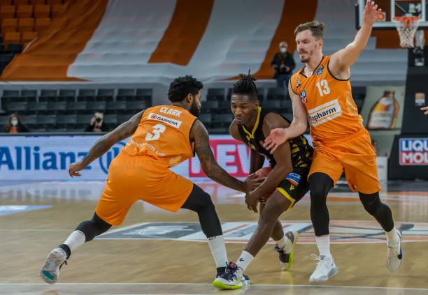 多安这般的 多安这般的